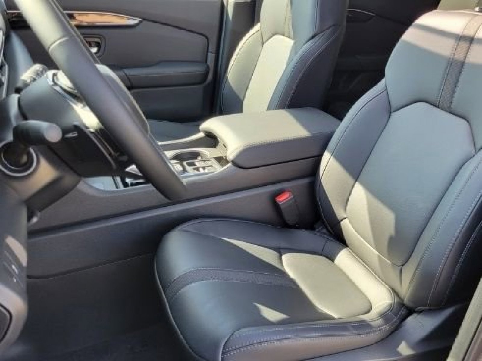 2025 Honda Pilot Touring photo 4