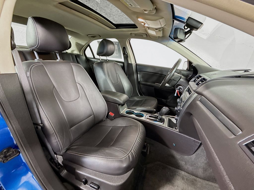 2012 Ford Fusion SEL photo 27