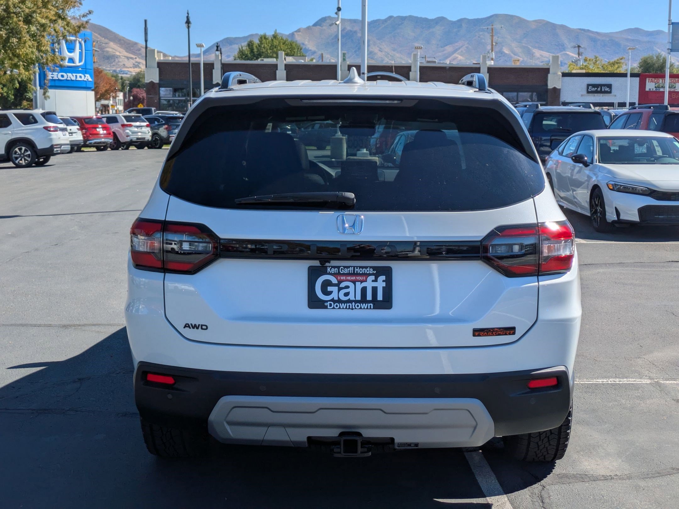 2025 Honda Pilot TrailSport photo 3