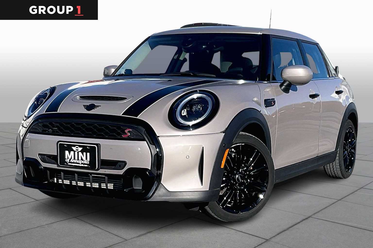 2024 MINI Hardtop 4 Door S's photo