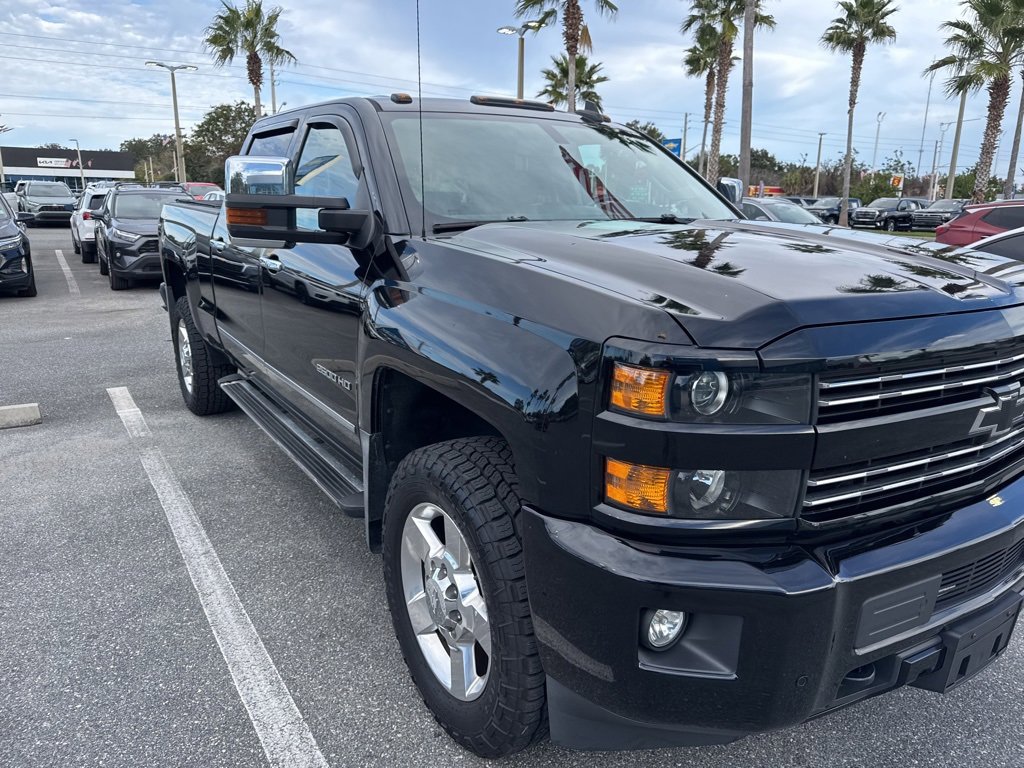 2017 Chevrolet Silverado 2500HD LT photo 4