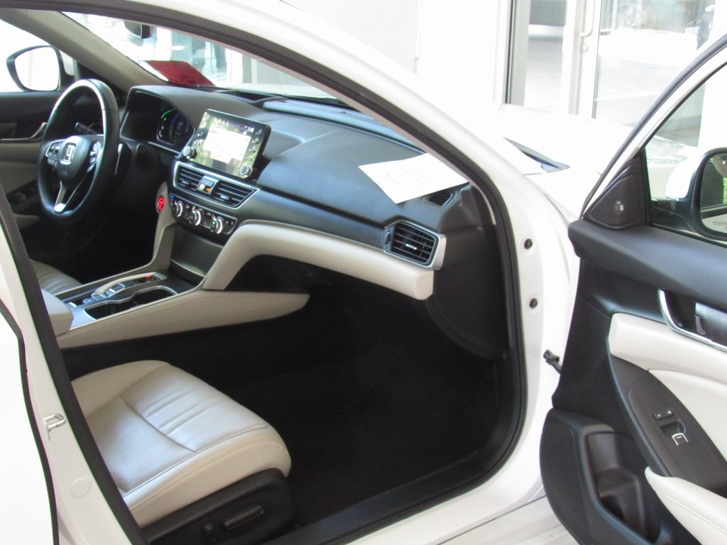 2022 Honda Accord Hybrid Touring photo 16