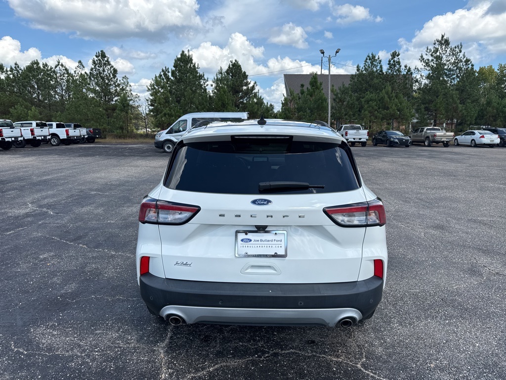 2022 Ford Escape SEL photo 16