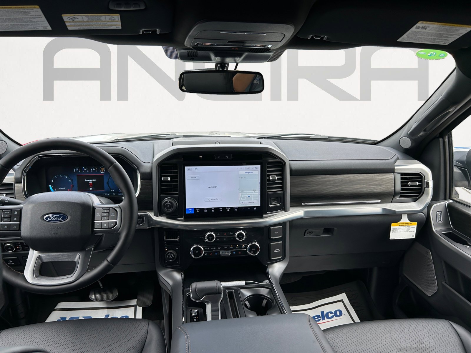 2025 Ford F-150 Lariat photo 2