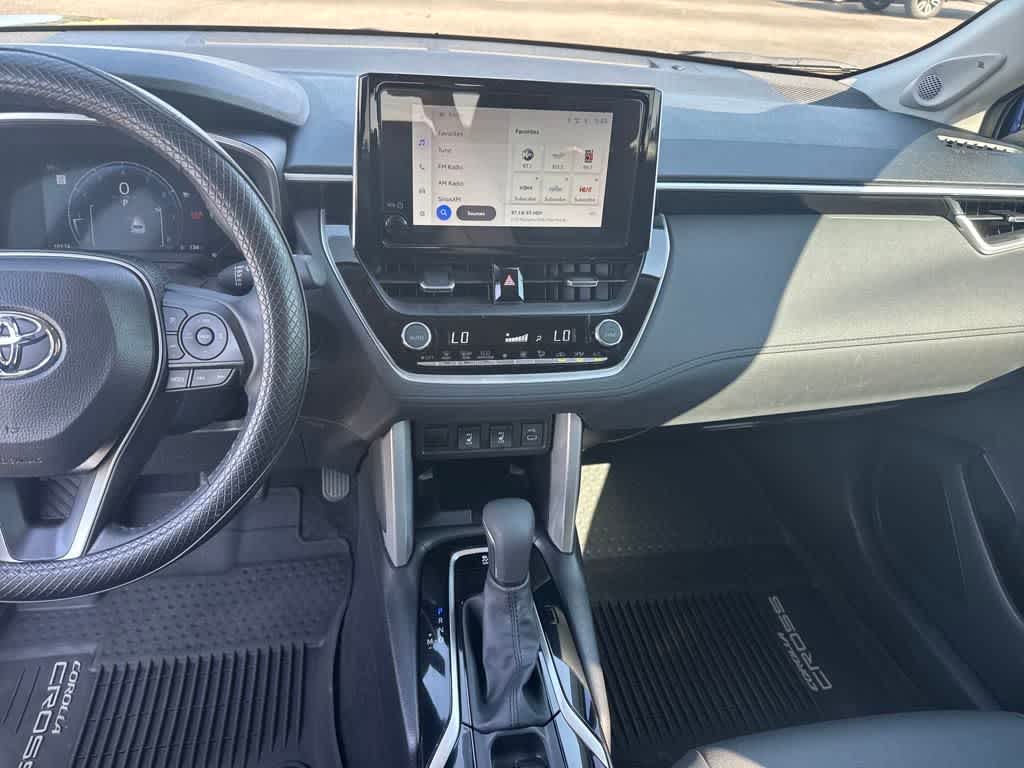 2024 Toyota Corolla Cross XLE photo 15