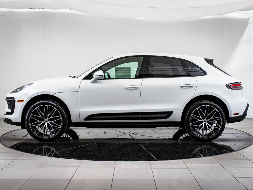 2025 Porsche Macan T photo 2