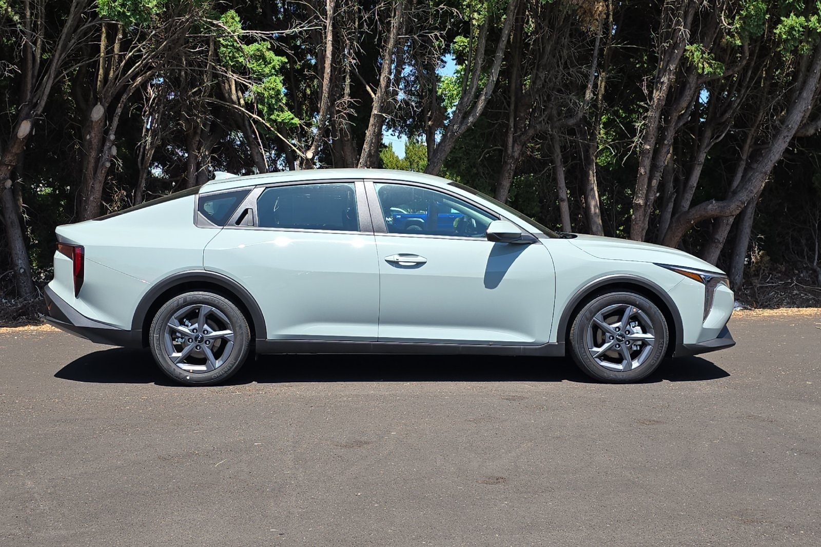 2025 Kia K4 LXS photo 2