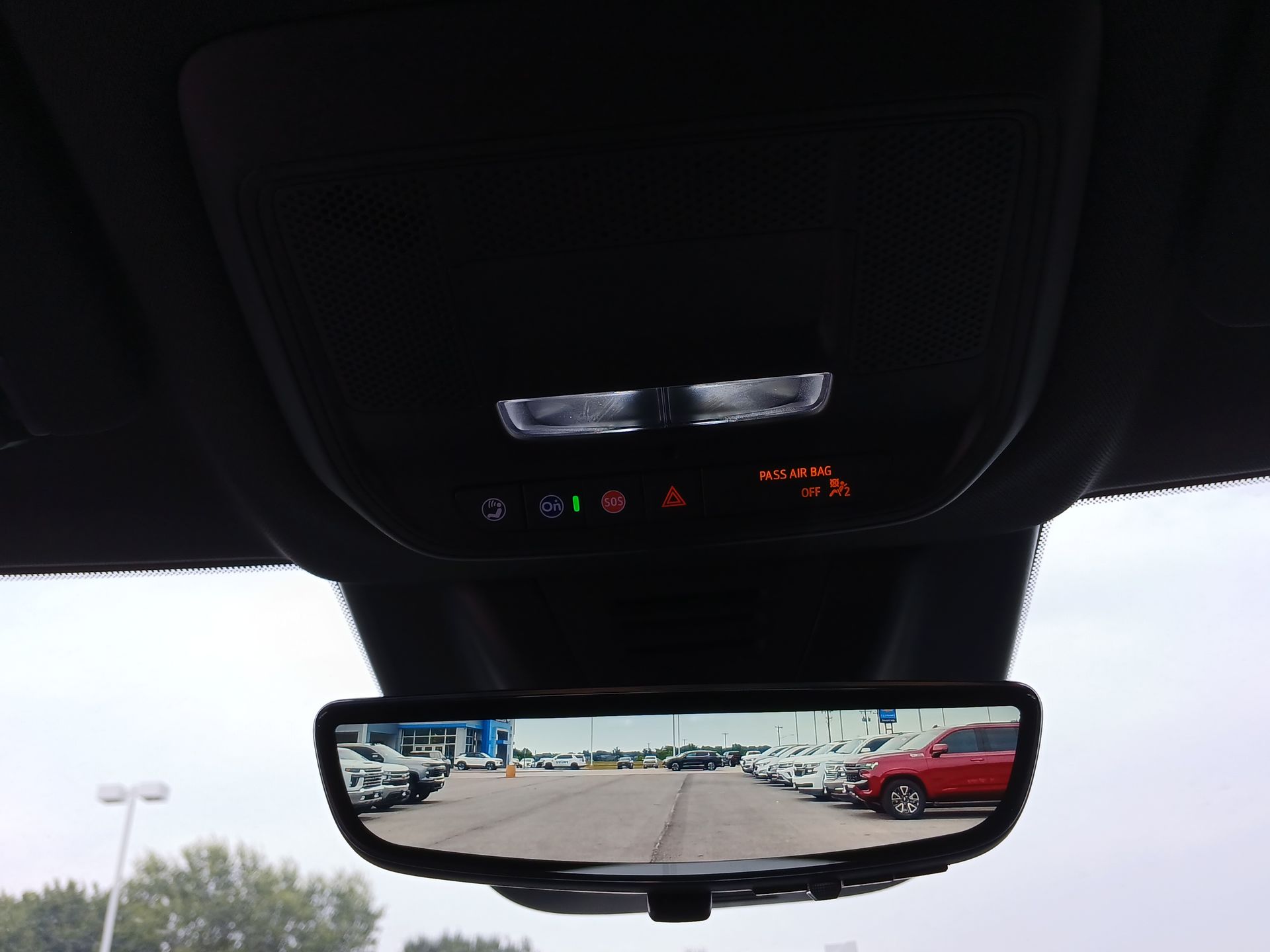 2025 Chevrolet Equinox EV 1LT photo 18
