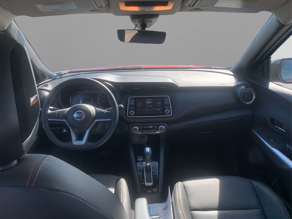 2020 Nissan Kicks SR photo 22
