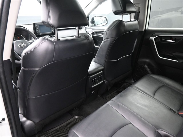 2021 Toyota RAV4 XLE Premium photo 6