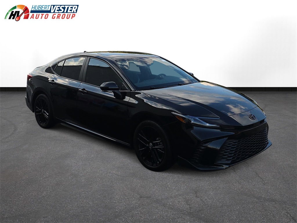 2025 Toyota Camry SE photo 3