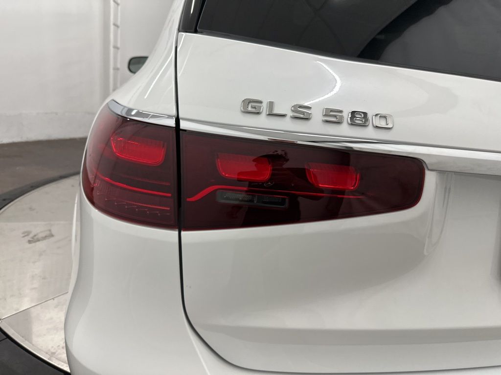 2026 Mercedes Benz GLS 580 4MATIC photo 28