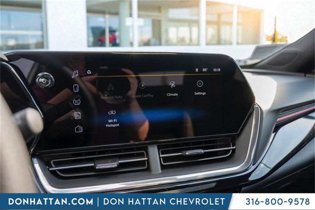 2025 Chevrolet Trax photo 2