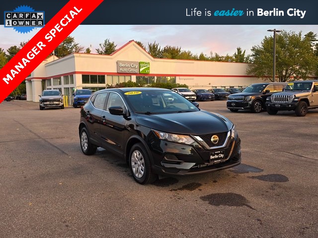 2020 Nissan Rogue Sport S's photo