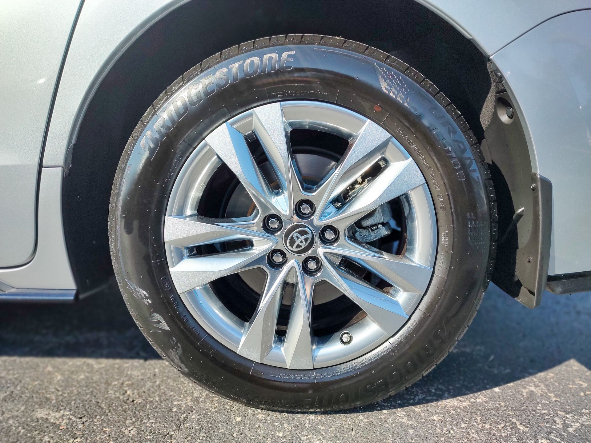 2024 Toyota Sienna Limited photo 16