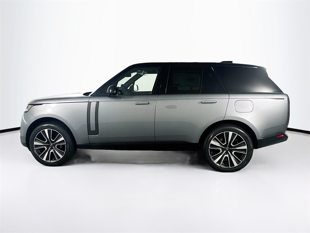 2025 Land Rover Range Rover SE photo 8
