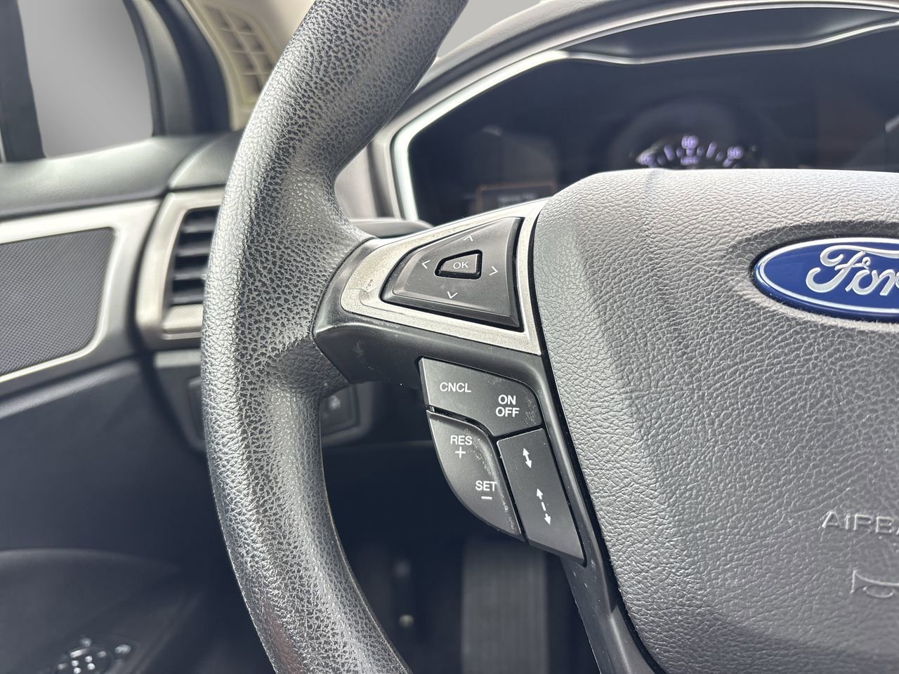 2019 Ford Fusion Hybrid SE photo 25