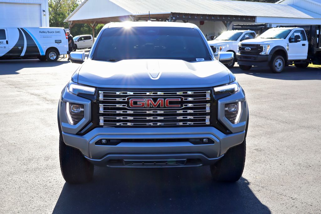 2024 Gmc Canyon Denali photo 2