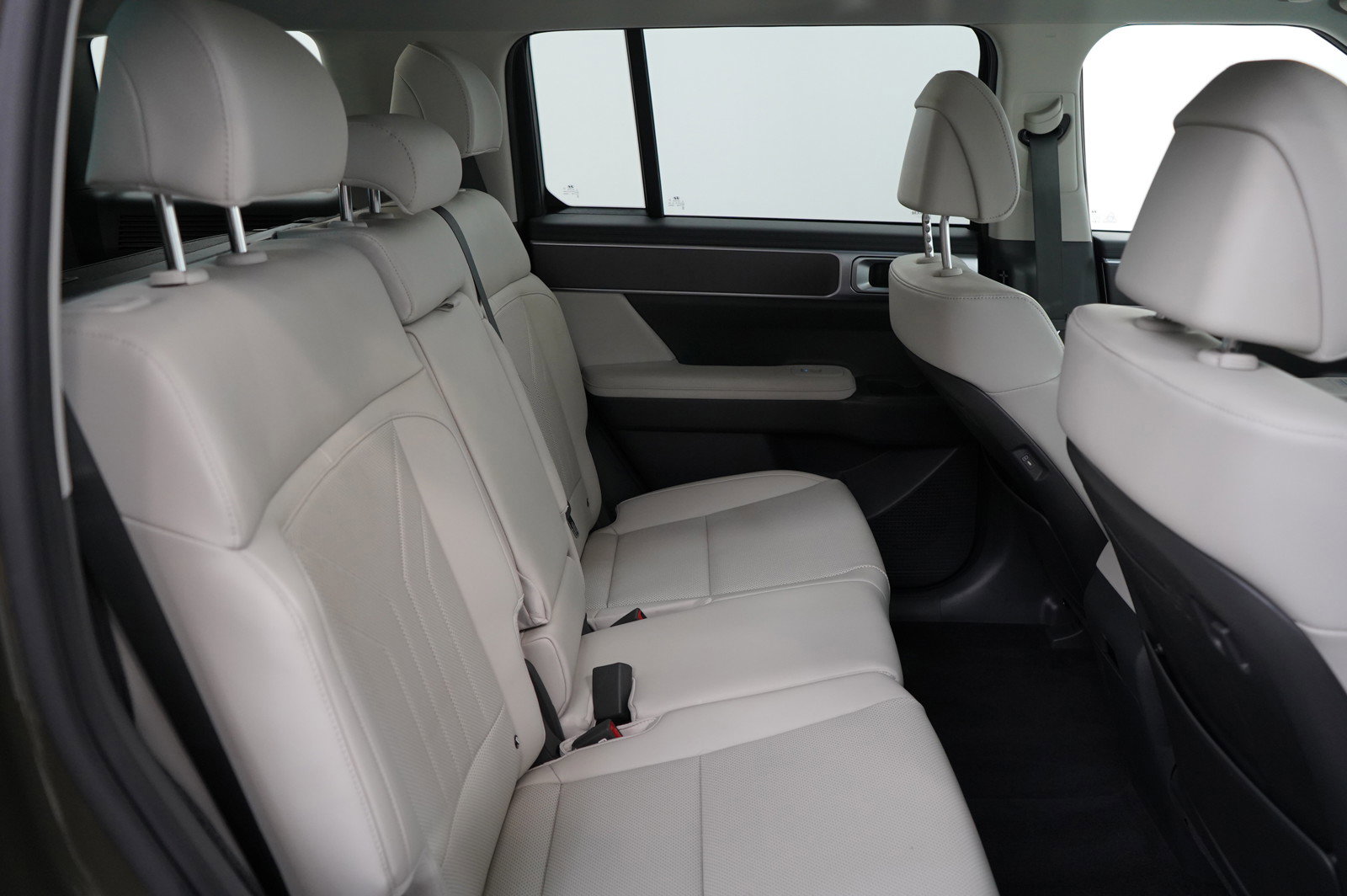 2025 Hyundai Santa Fe SEL photo 9