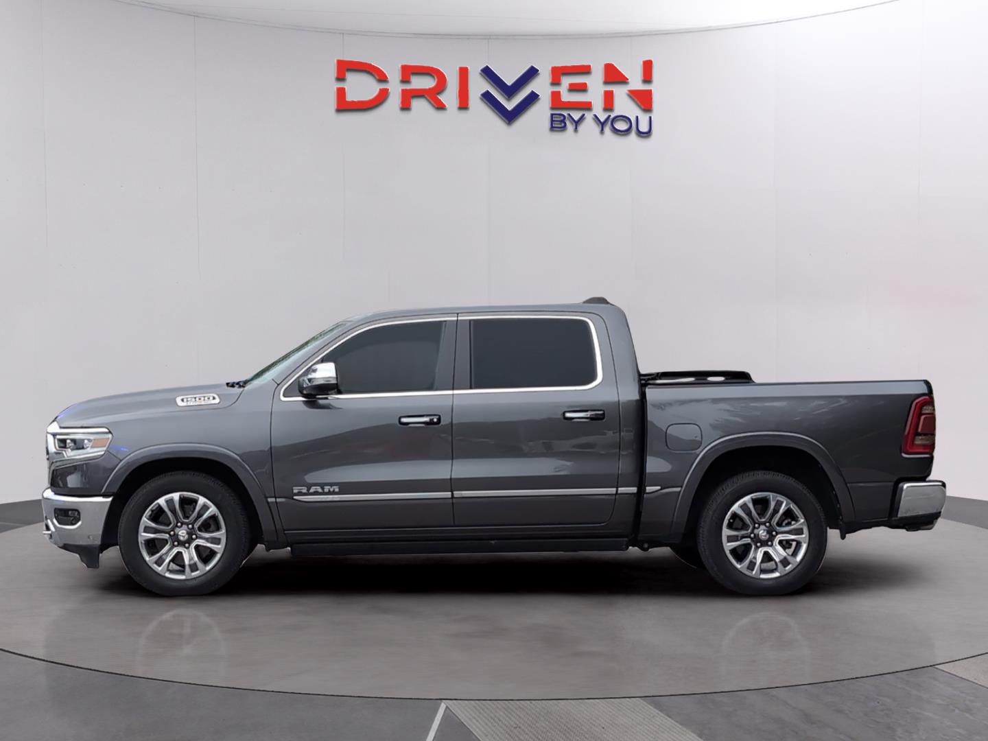 2022 Ram 1500 Limited photo 2