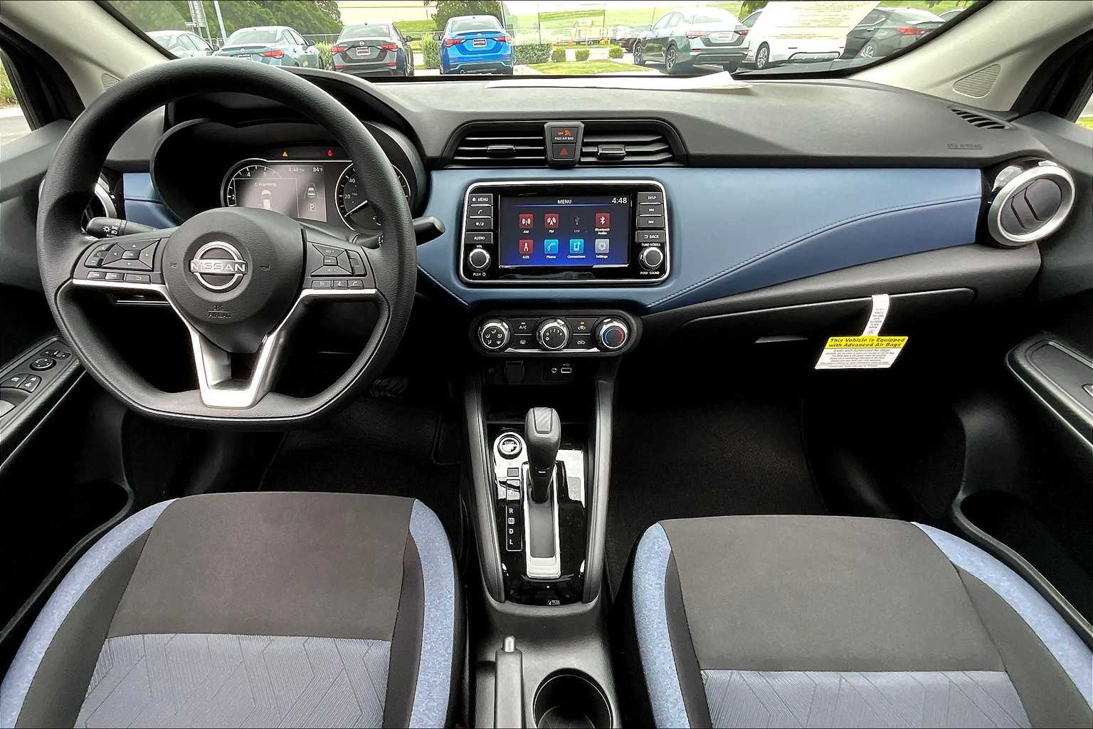 2025 Nissan Versa SV photo 5