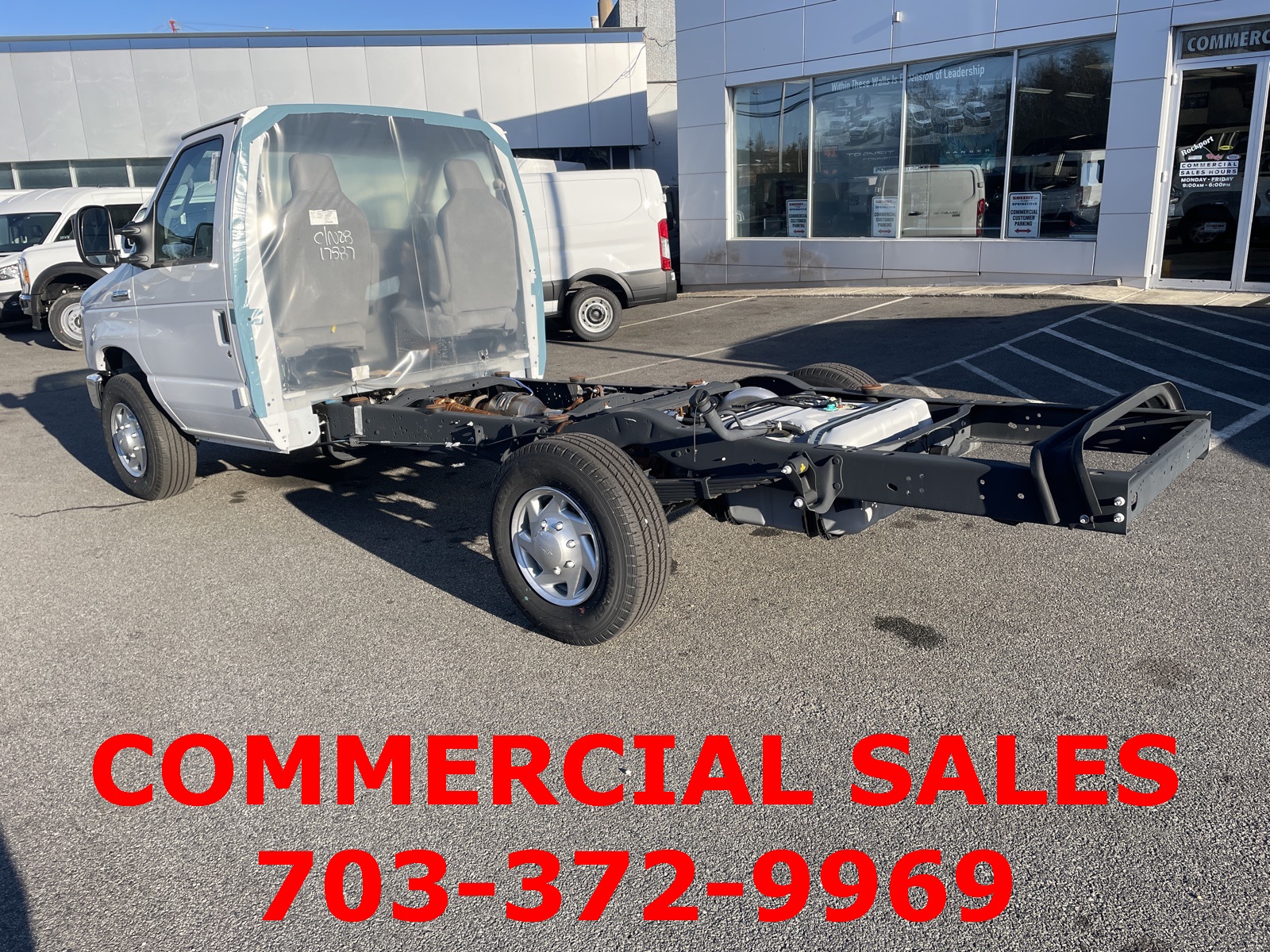 2025 Ford E-350 photo 4