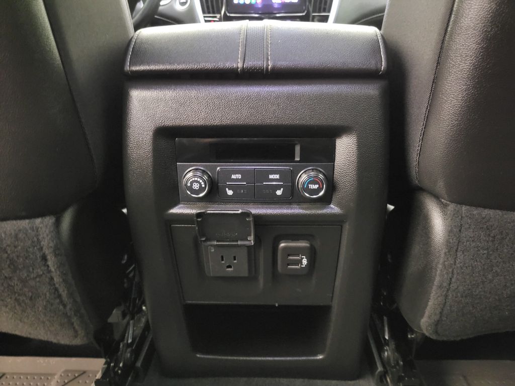 2022 Chevrolet Traverse Premier photo 43