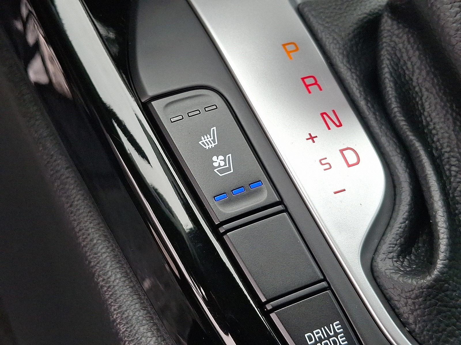 2023 Kia Forte GT-Line photo 22