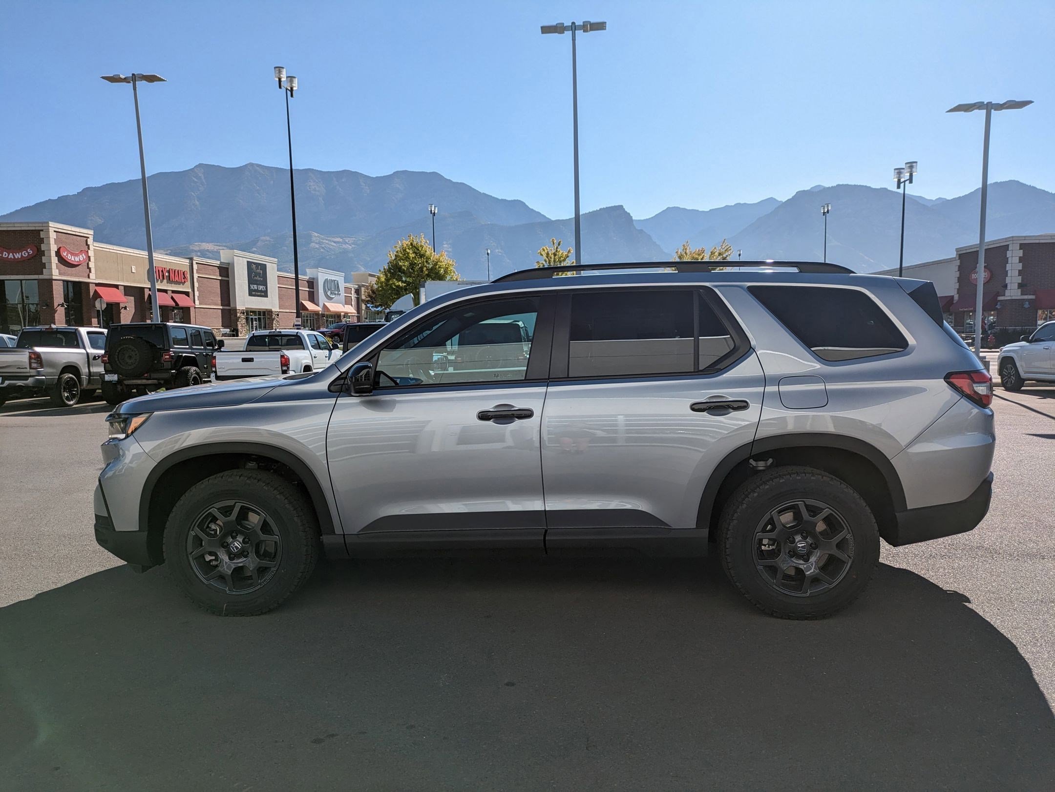 2025 Honda Pilot TrailSport photo 6