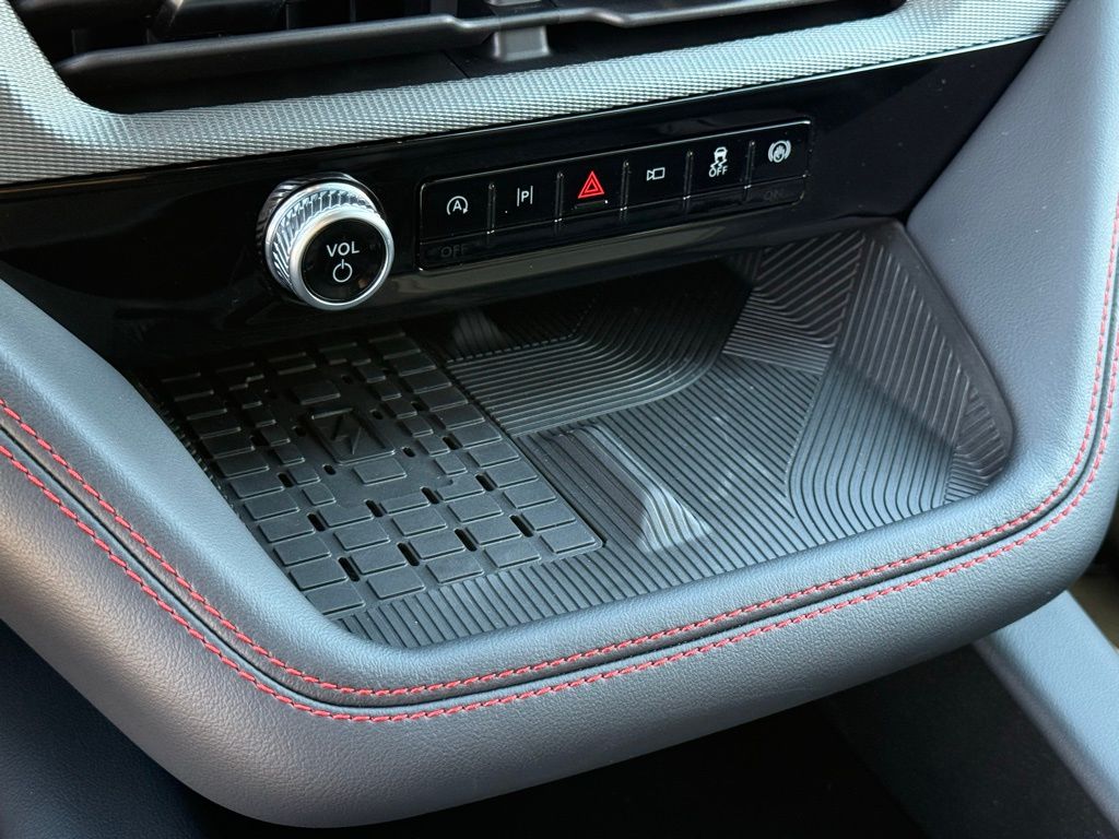 2025 Ford Explorer ST-Line photo 9