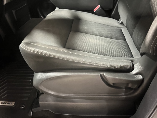 2019 Nissan Titan SV photo 14