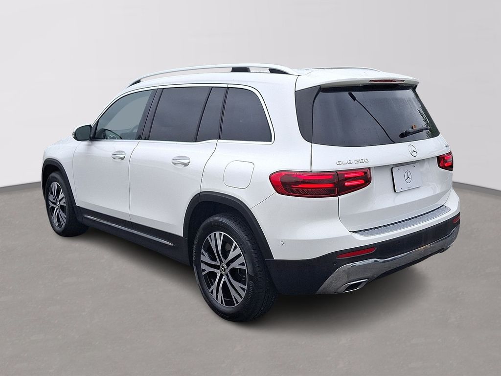 2025 Mercedes Benz GLB 250 4MATIC photo 4