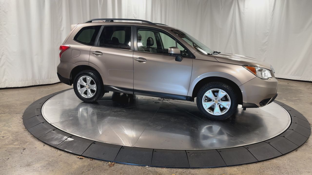 2016 Subaru Forester 2.5i Limited photo 2