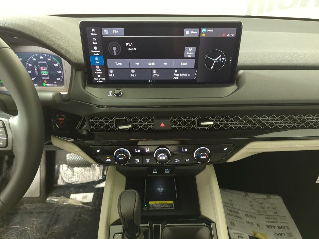 2025 Honda Accord Hybrid EX-L photo 17