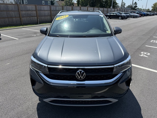 2022 Volkswagen Taos SE photo 3