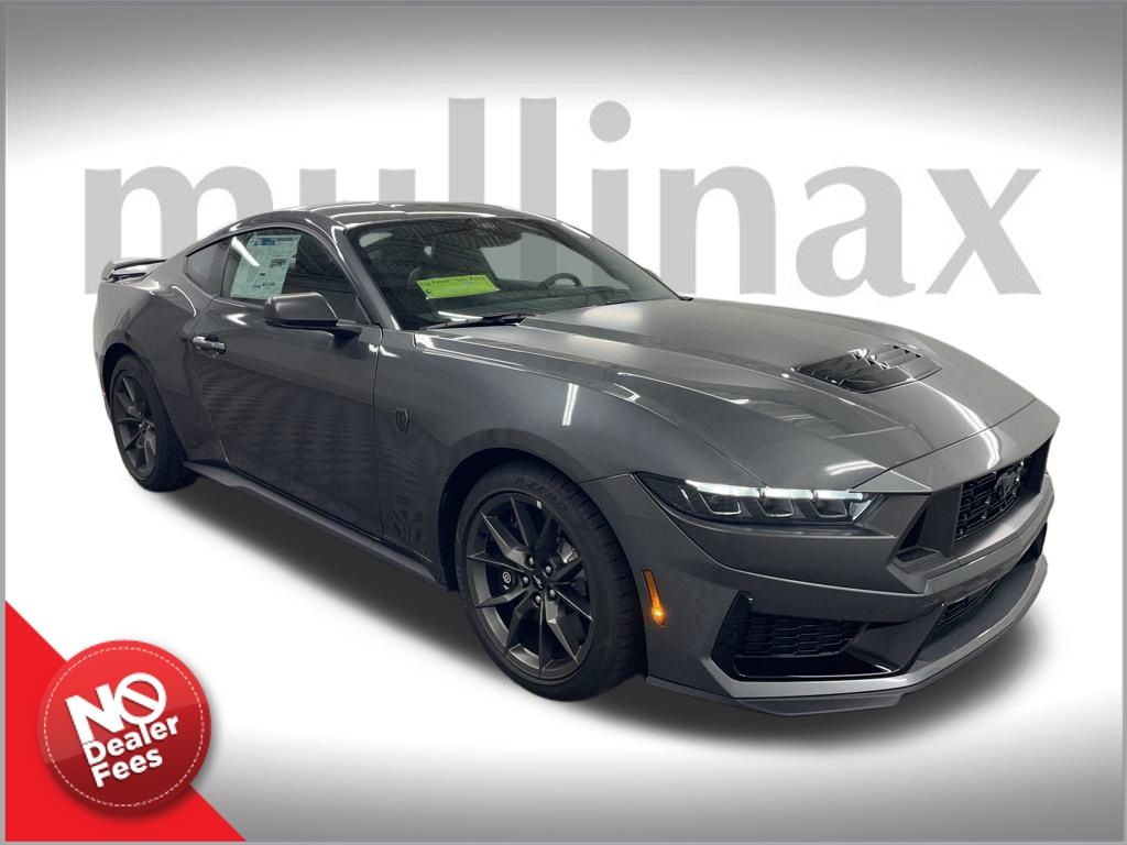 2025 Ford Mustang Dark Horse's photo