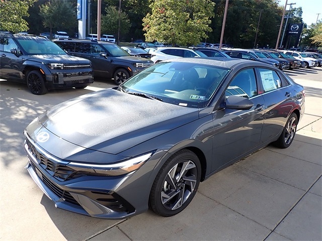 2025 Hyundai Elantra Limited photo 6