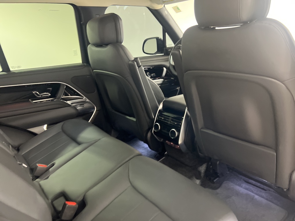 2023 Land Rover Range Rover SE photo 25