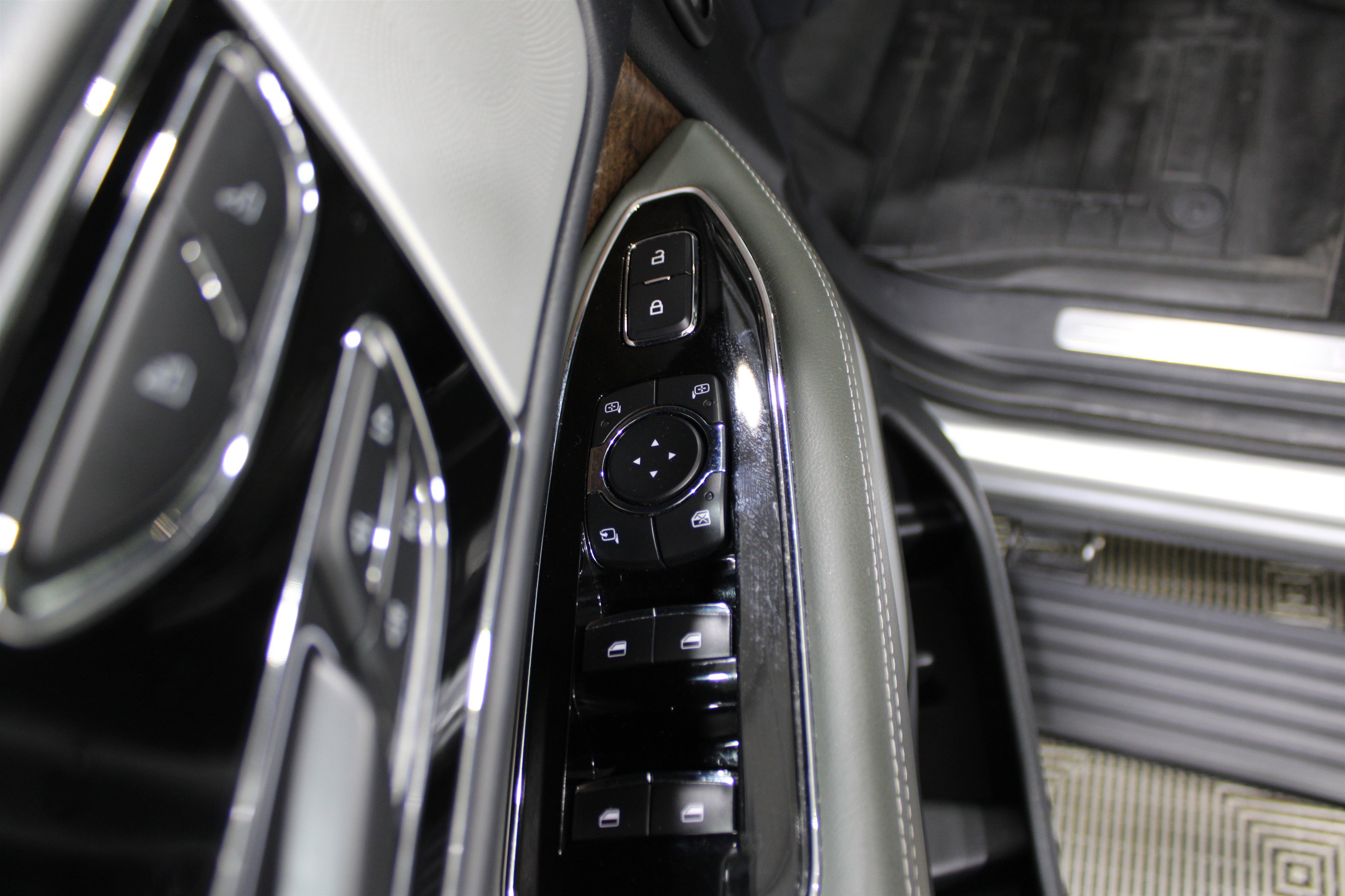 2022 Lincoln Navigator Black Label photo 5
