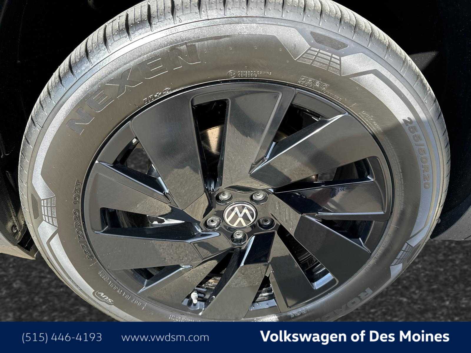 2025 Volkswagen Atlas SE Technology photo 8