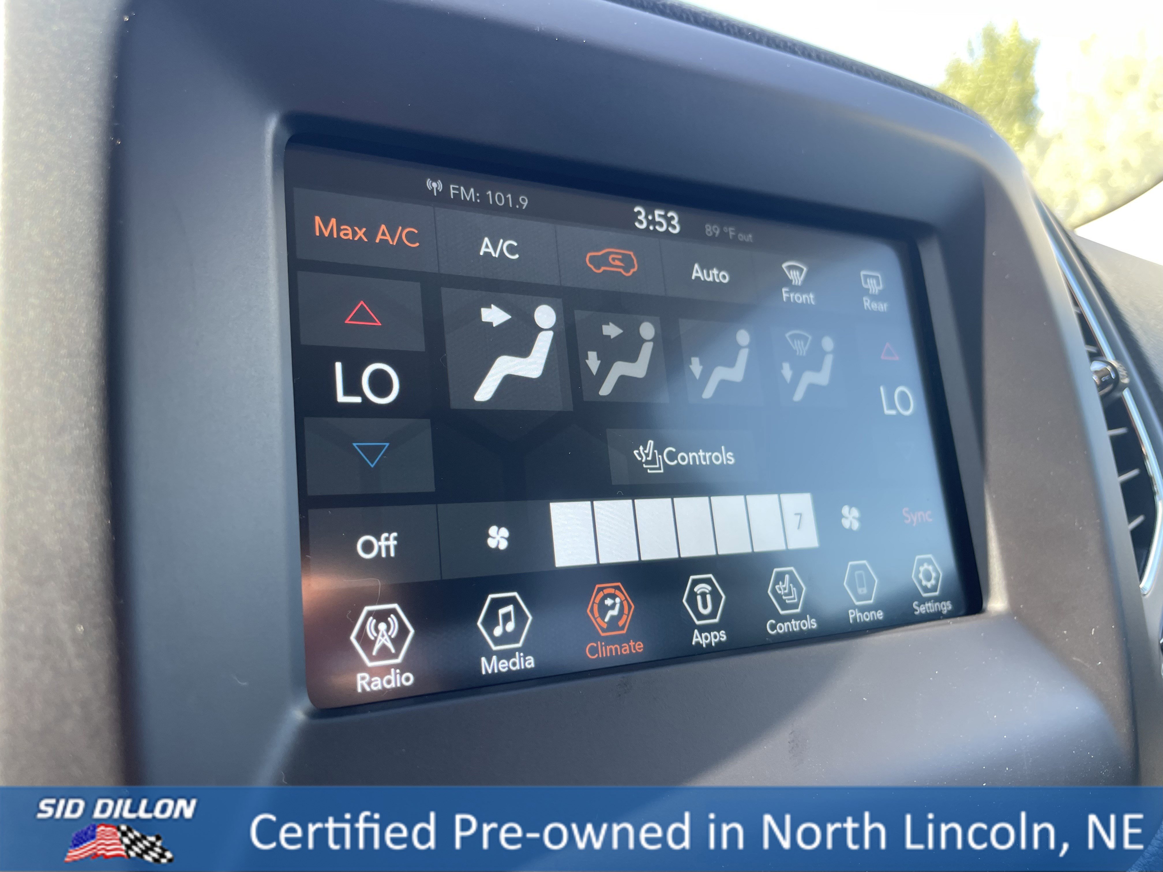 2018 Jeep Compass Latitude photo 3