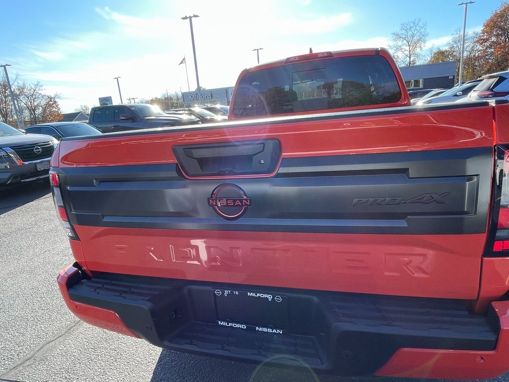 2025 Nissan Frontier Crew Cab PRO-4X photo 4