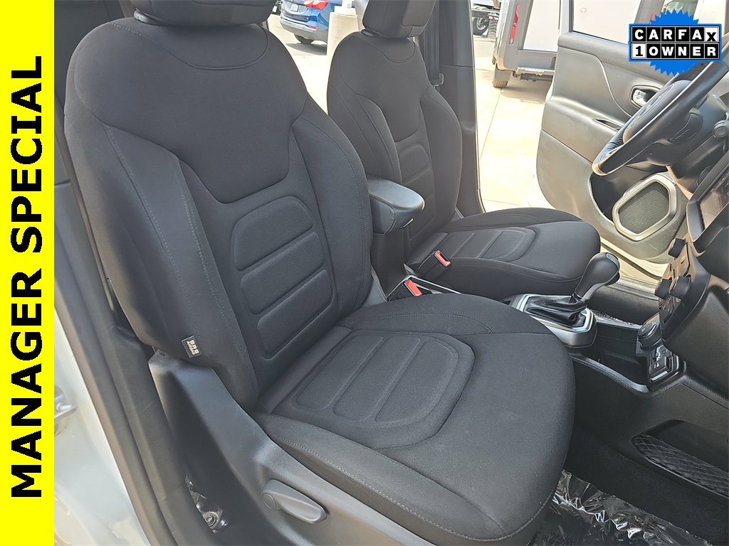 2022 Jeep Renegade Latitude photo 8