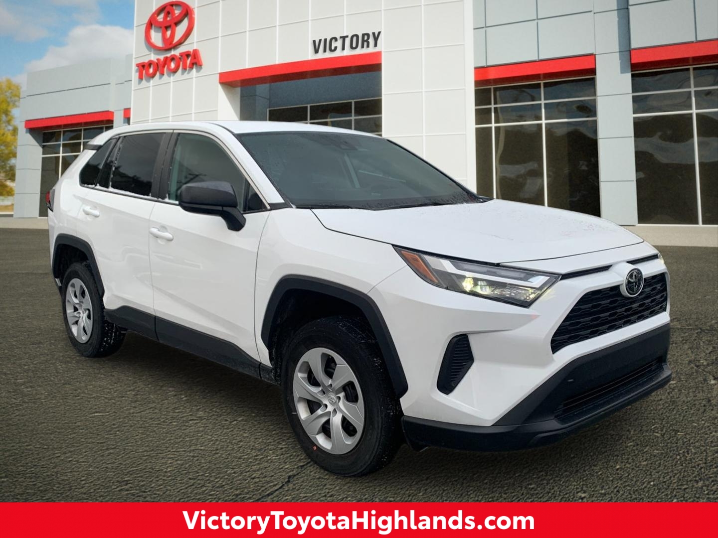 2023 Toyota RAV4 LE's photo