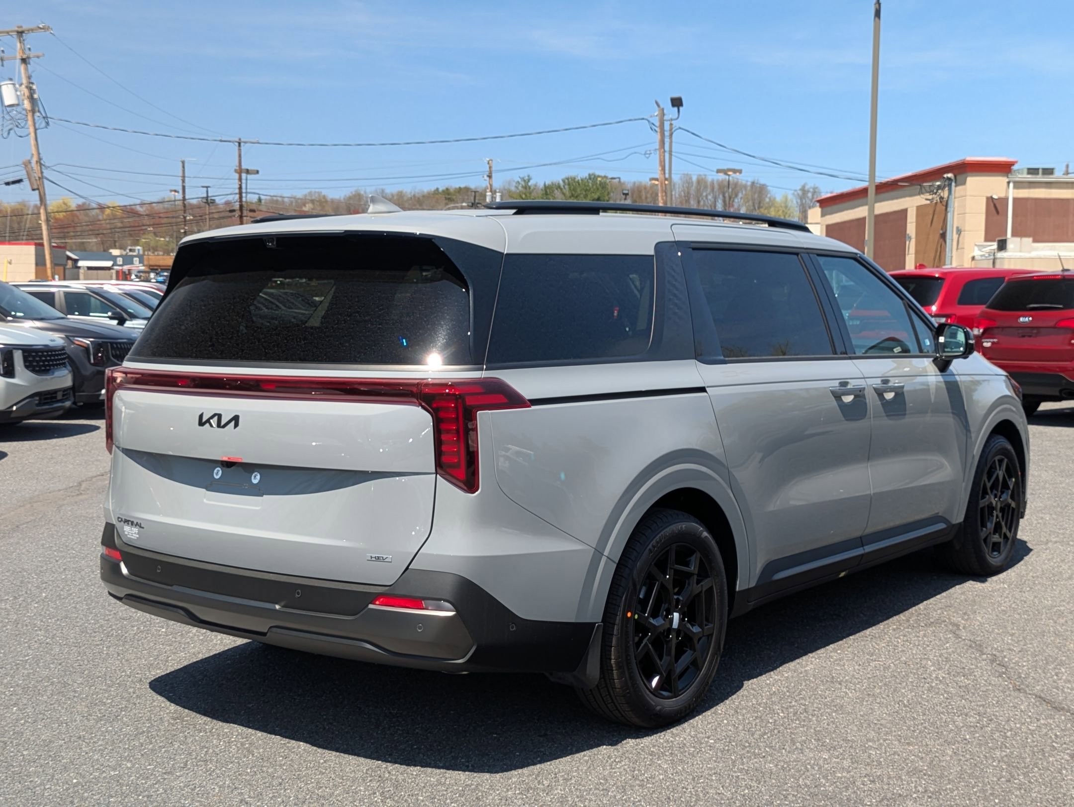 2025 Kia Carnival SX Prestige photo 2