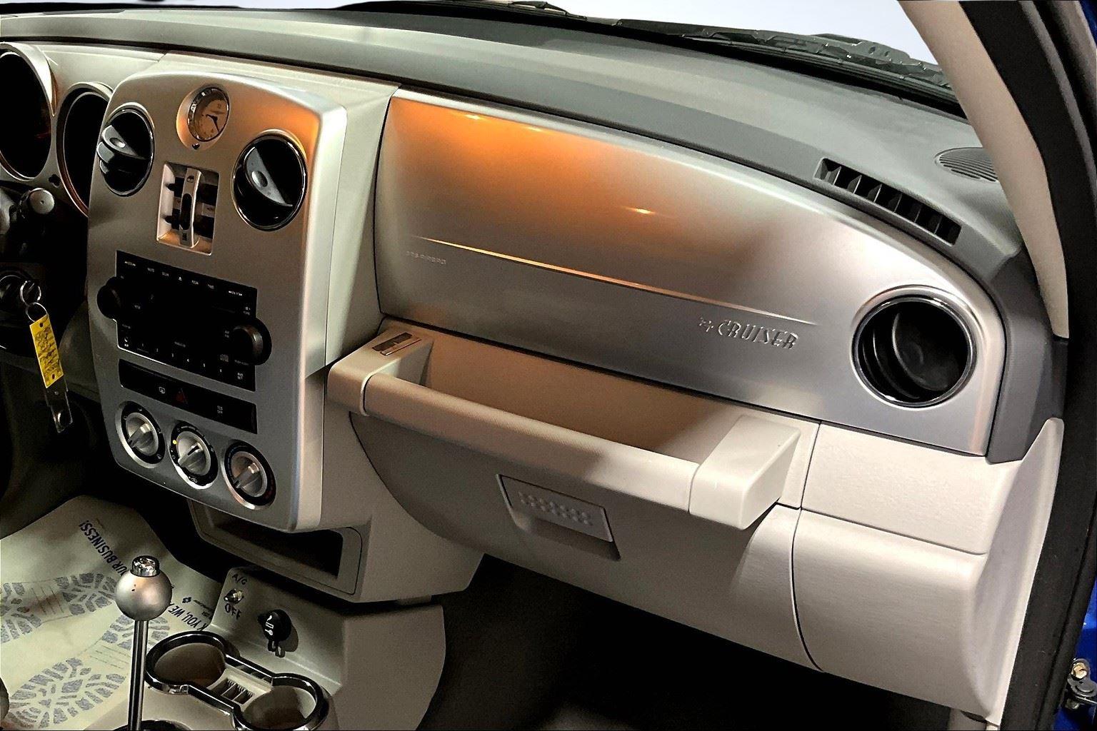 2007 Chrysler PT Cruiser Touring photo 14