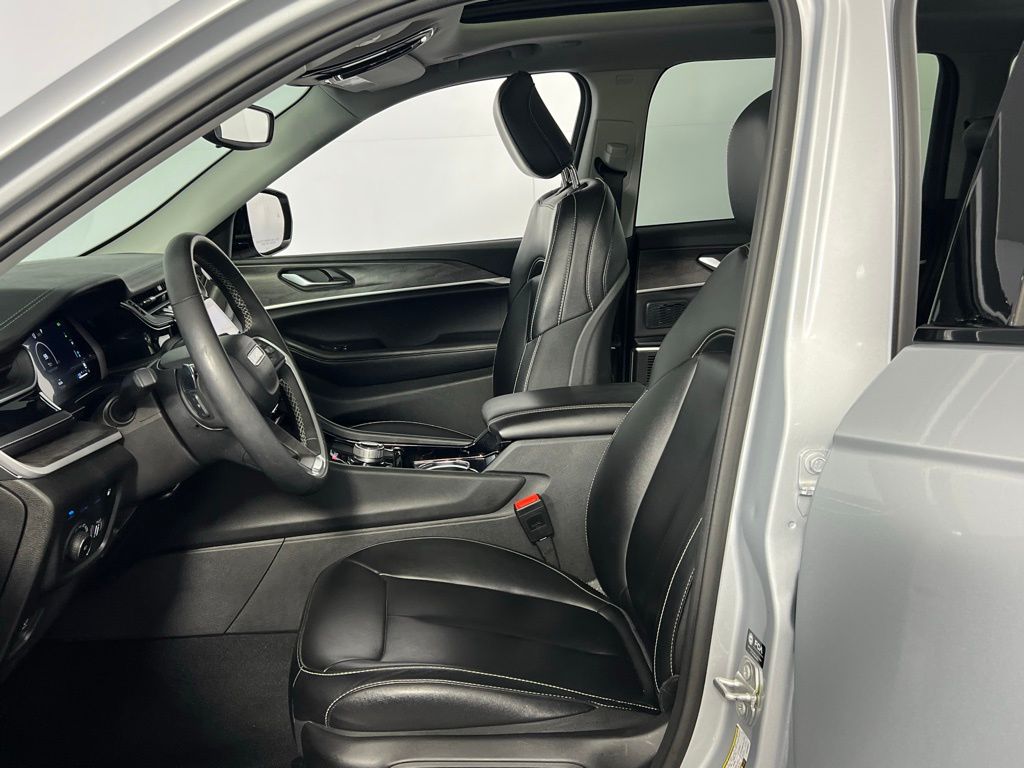 2023 Jeep Cherokee 4xe photo 15