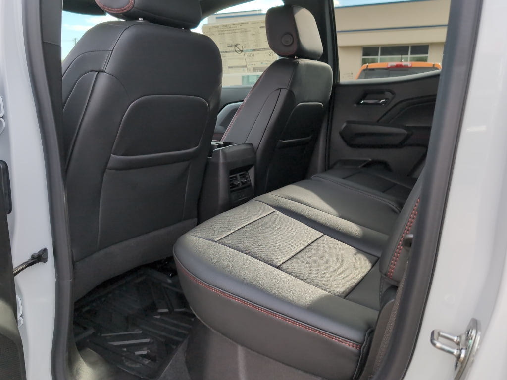 2025 Chevrolet Colorado Z71 photo 29