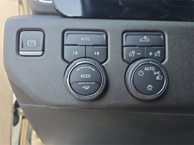 2023 Chevrolet Silverado photo 23