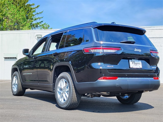 2025 Jeep Grand Cherokee Laredo photo 9